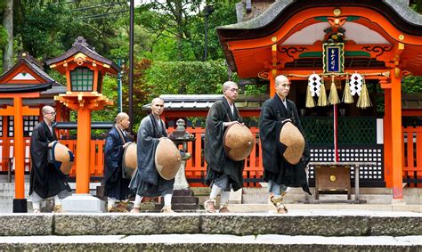 三世紀日本「石上神宮的創建」：神道信仰與 Yamato 王國的政治策略